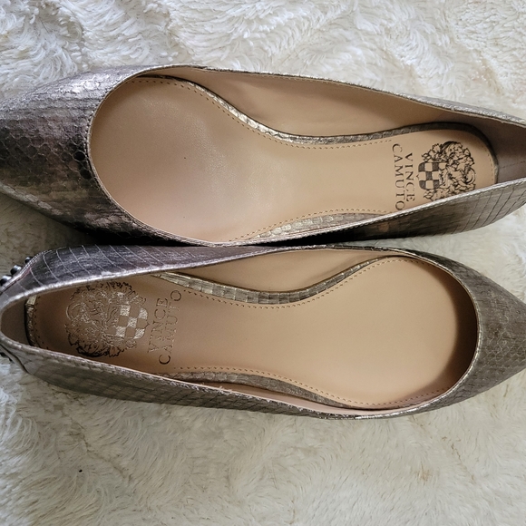 Vince Camuto Alley Pointy Toe Flat - Picture 5 of 6